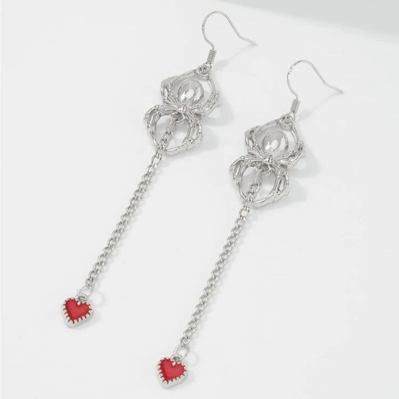 🎉 New Spider & Red Heart Silver Plated Drop Earrings - Picture 2 of 5